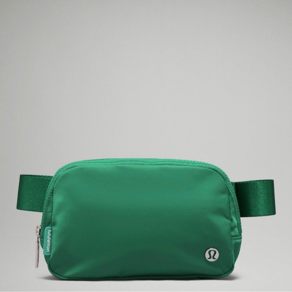 Lululemon Everywhere Belt Bag 1L- Emerald Ice - Picture 4 of 8